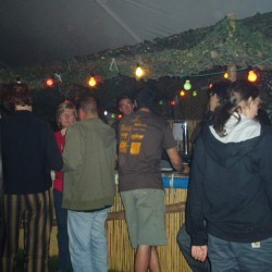 .volk stroomt binnen - Scouts en Gidsen Zaventem 