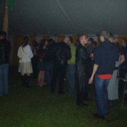 .volk stroomt binnen - Scouts en Gidsen Zaventem 